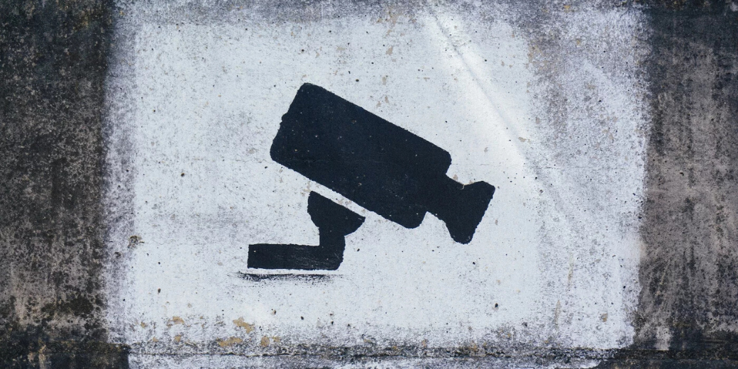 Grafitti mit gemalter Überwachungskamera